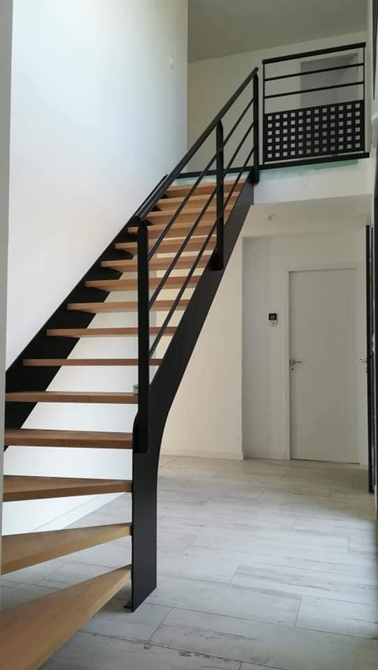 Fabricant d'escaliers en bois Alençon